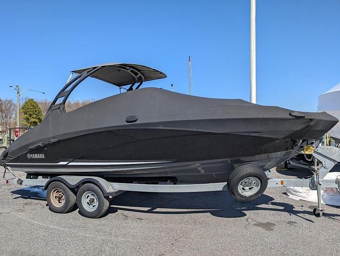 Used 2019 Yamaha Boats 242 Limited S
