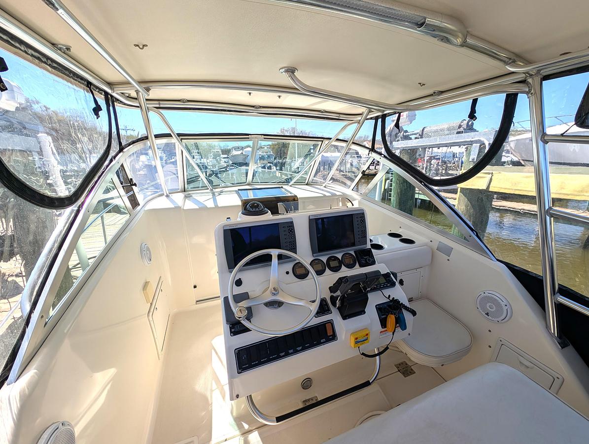 Used 2001 PURSUIT 3070 OFFSHORE