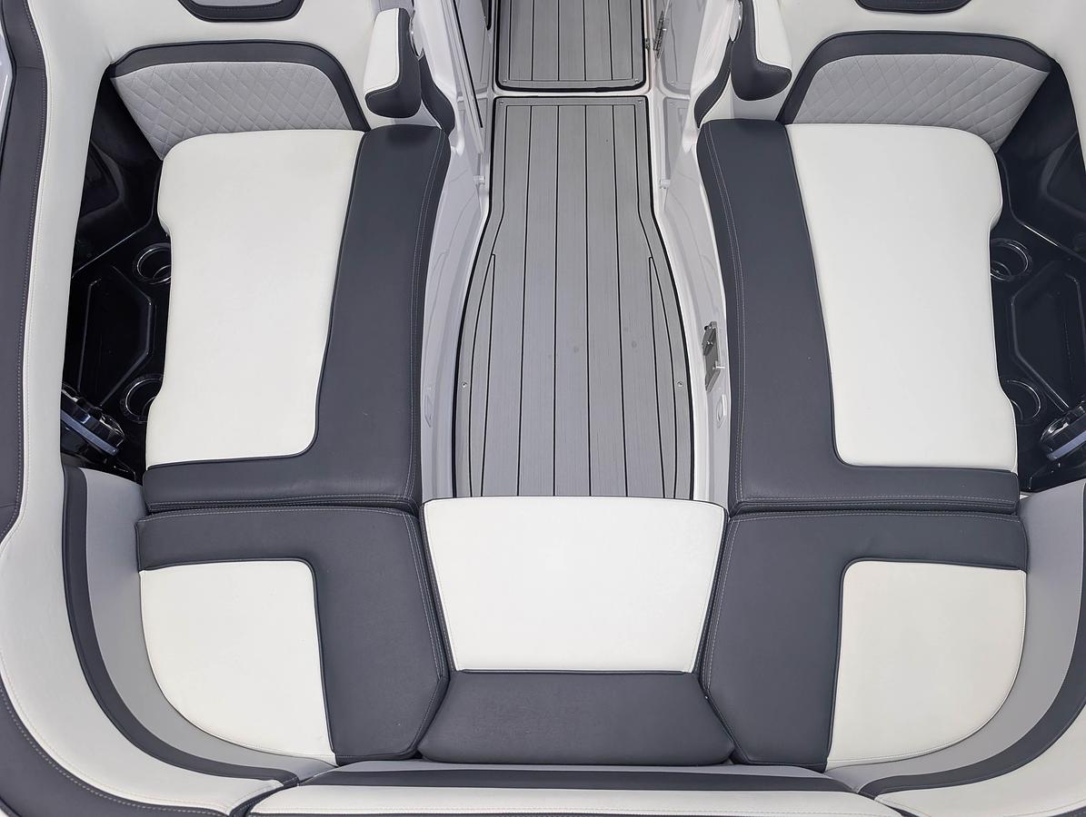 Used 2022 Yamaha Boats 275SD