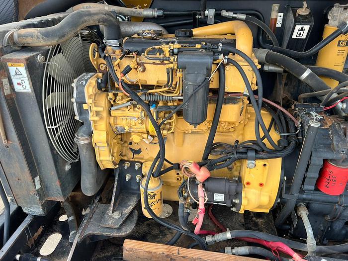 Used 2010 CAT TL943 TELEHANDLER