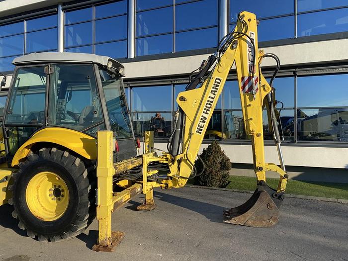 Usato 2006 NEW HOLLAND LB110 B 4PT