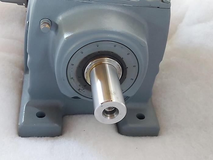 Stirnrad Getriebemotor, R67 DRS71M4, 1380/13rpm SEW Eurodrive,  neu