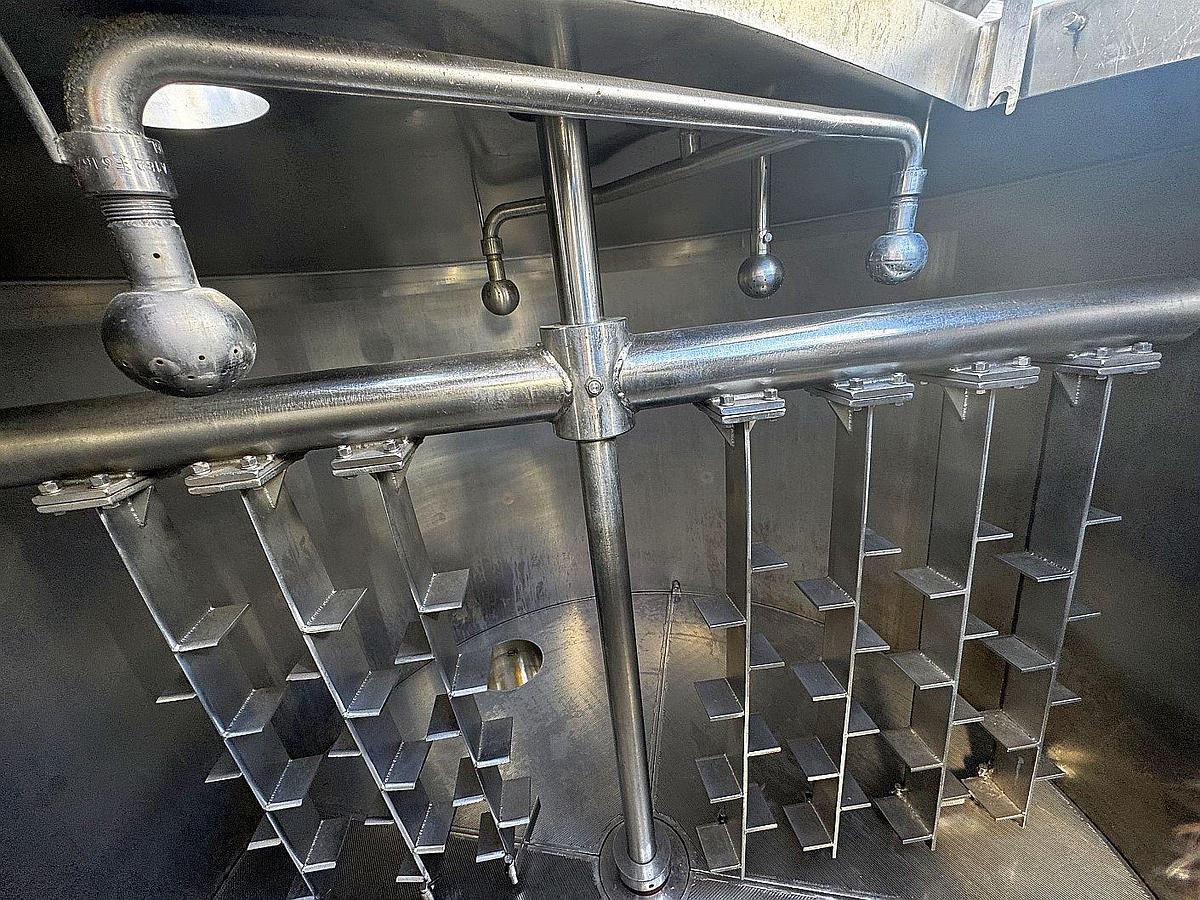 Used Used 15 bbl / 465 Gal DME mash tun and kettle with platfrom