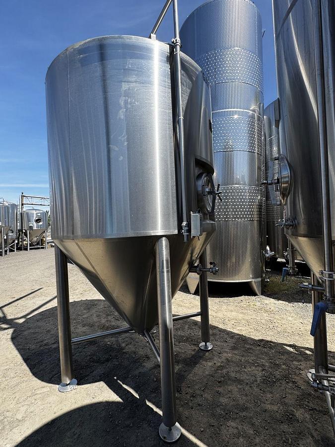 Used (1) Available - Newlands NSI 30 bbl / 930Gal Jacketed Fermenter