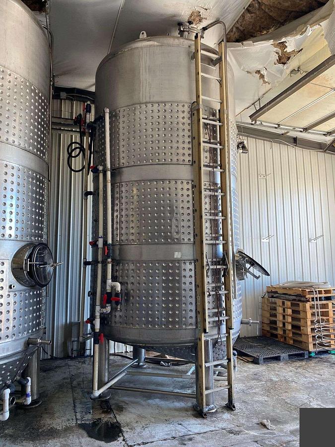 Used (2) available -Glacier 4100 Gallon jacketed brite/storage tanks