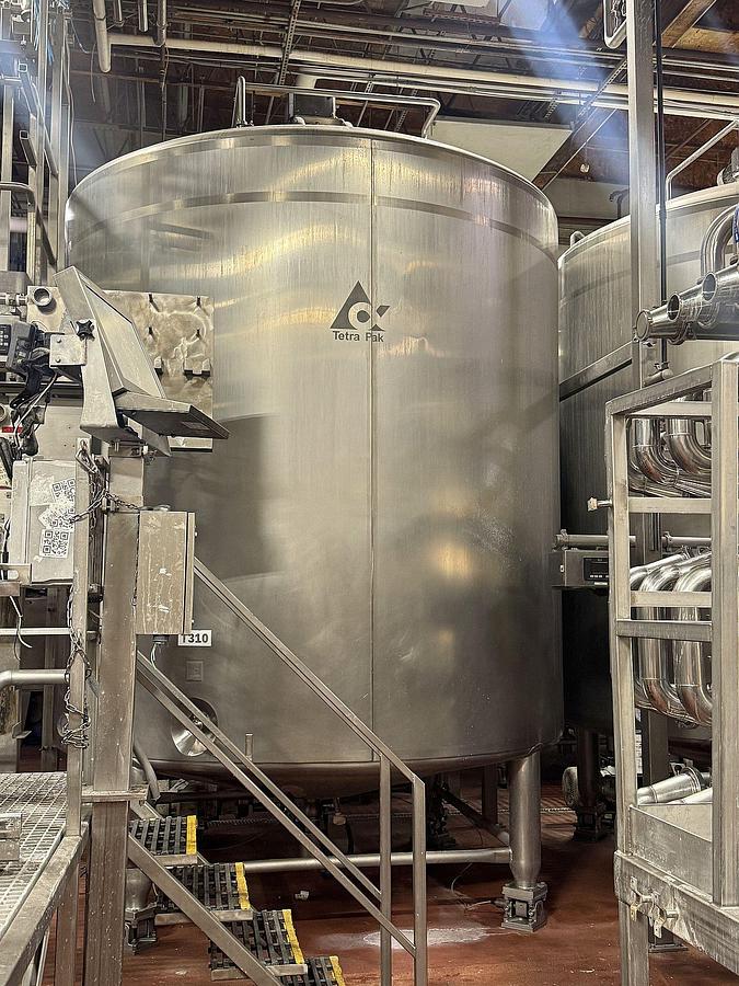 Used (6) Available - Feldmeier 5000 Gallon Insulated Dome Top Mix Tank