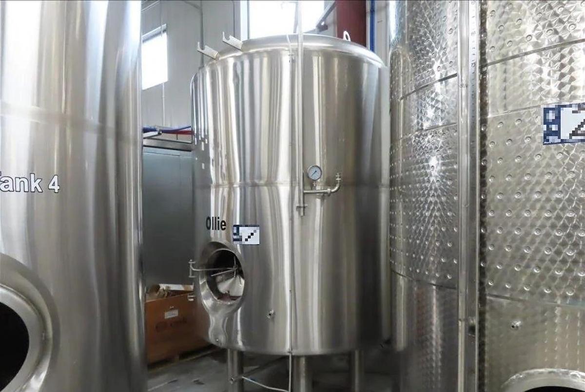 Used Used 40 bbl / 1240 Gallon jacketed brite / storage tank