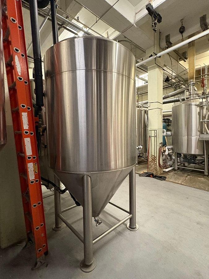 Used (2) Available - Used JV Northwest 20 bbl / 620 Gallon Jacketed Unitank fermenter
