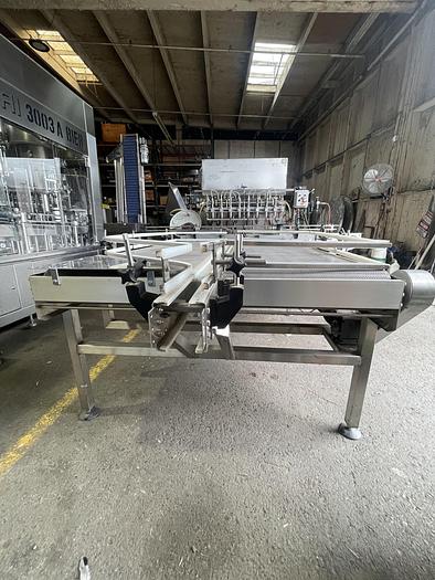 Used Used 9' Bi-Flow Accumulation Table