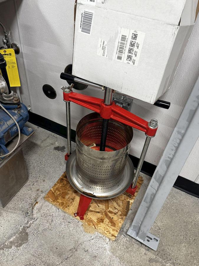 Used Used CIME Gold 6-6-1 Counter Pressure Bottle Filling Line