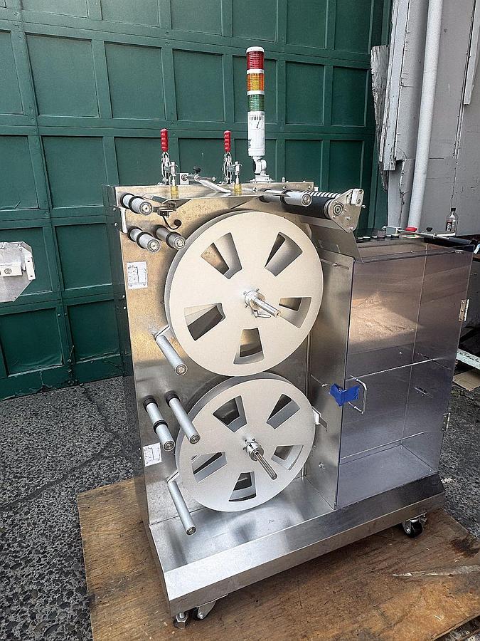 Used Used Pack Leader PRO 516 pressure sensitive labeler