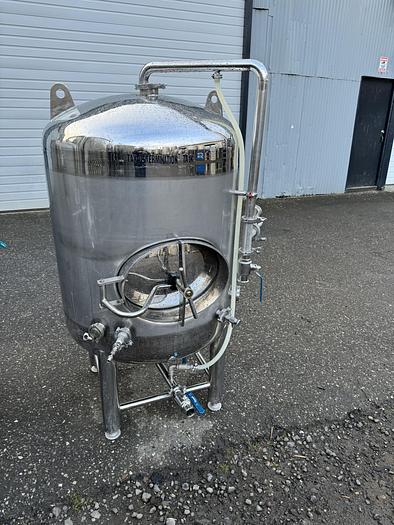 Used (2) available - Used 3 bbl / 95 Gallon single wall serving tanks