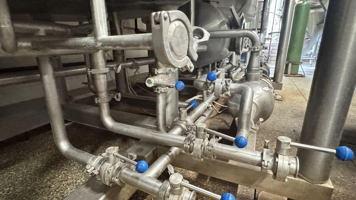 Used PBST Pacific Brewing 2 vessel 10 bbl steam brewhouse