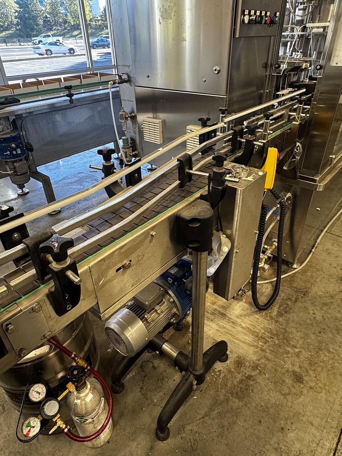 Used Used GAI 3031 FM Bier Monoblock Rinser/Filler/Capper with Labeler and Conveyor