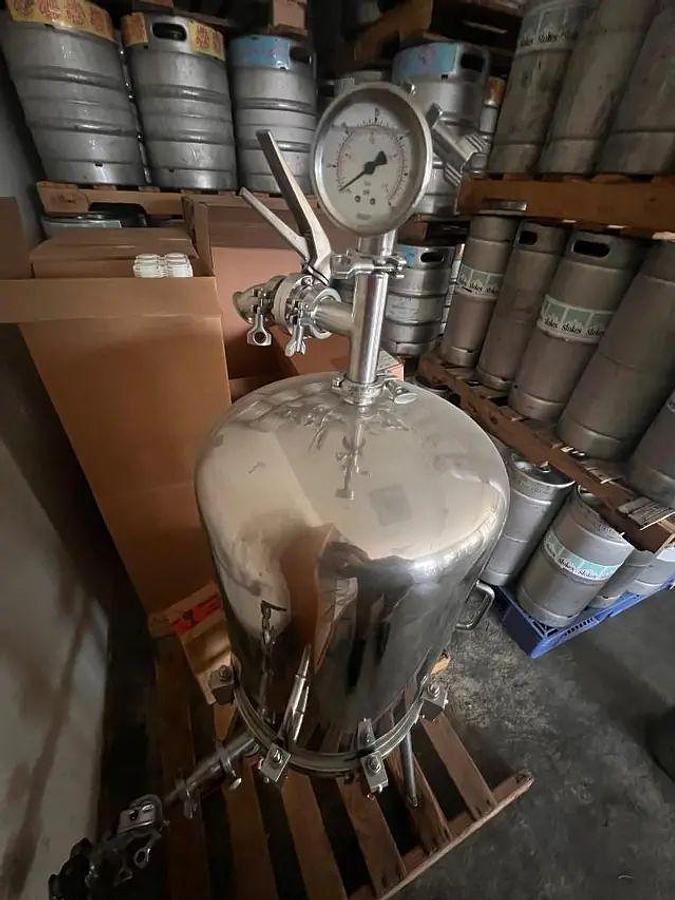 Used Used Pall 16" 2-high lenticular filter housing