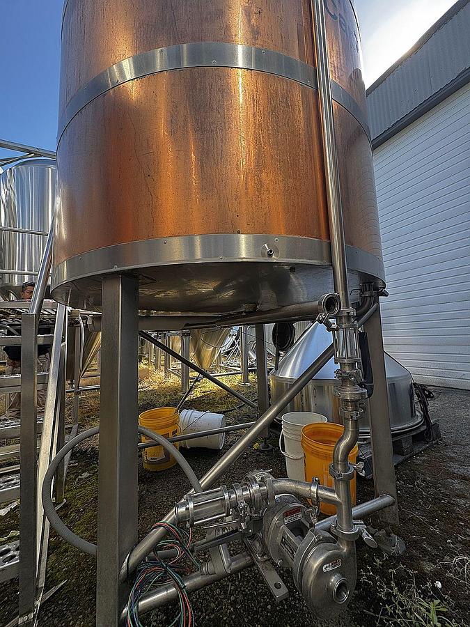 Used Used 15 bbl / 465 Gal DME mash tun and kettle with platfrom