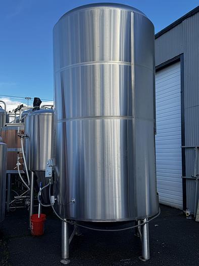 Used Used Pioneer 65 bbl Insulated tank with heat (2) heat Panels
