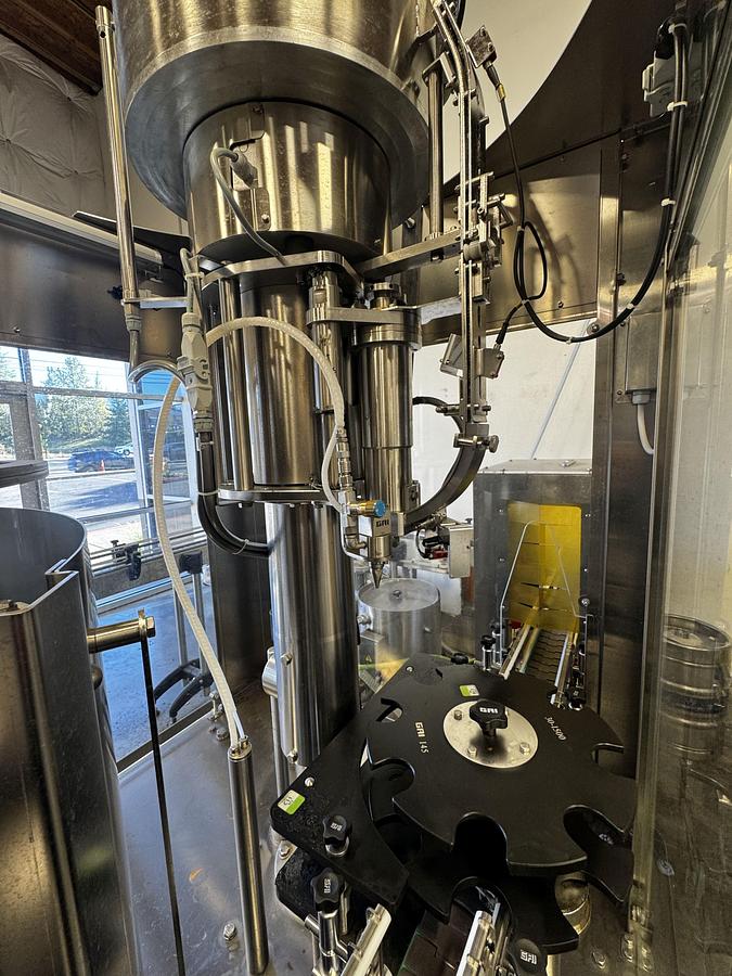 Used Used GAI 3031 FM Bier Monoblock Rinser/Filler/Capper with Labeler and Conveyor