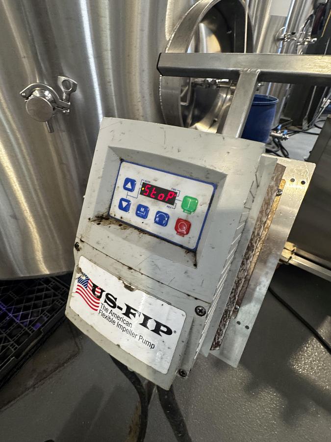 Used Used 2" US-FIP flexible Impeller Pump With Cart And VFD