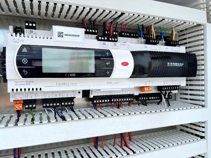 Used Used G&D 50 hp packaged glycol chiller