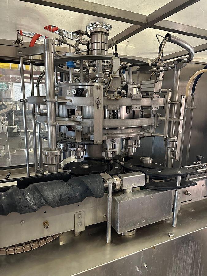 Used Used 2015 Comac 8/1 Can filler seamer - Monoblock