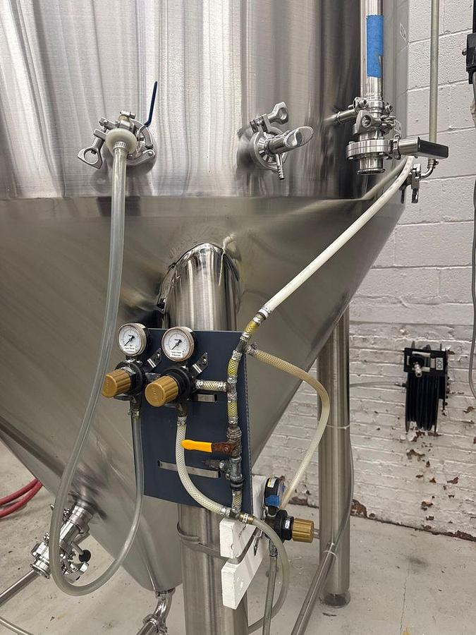 Used Used Glacier 30 bbl / 930Gal Unitank Fermenter