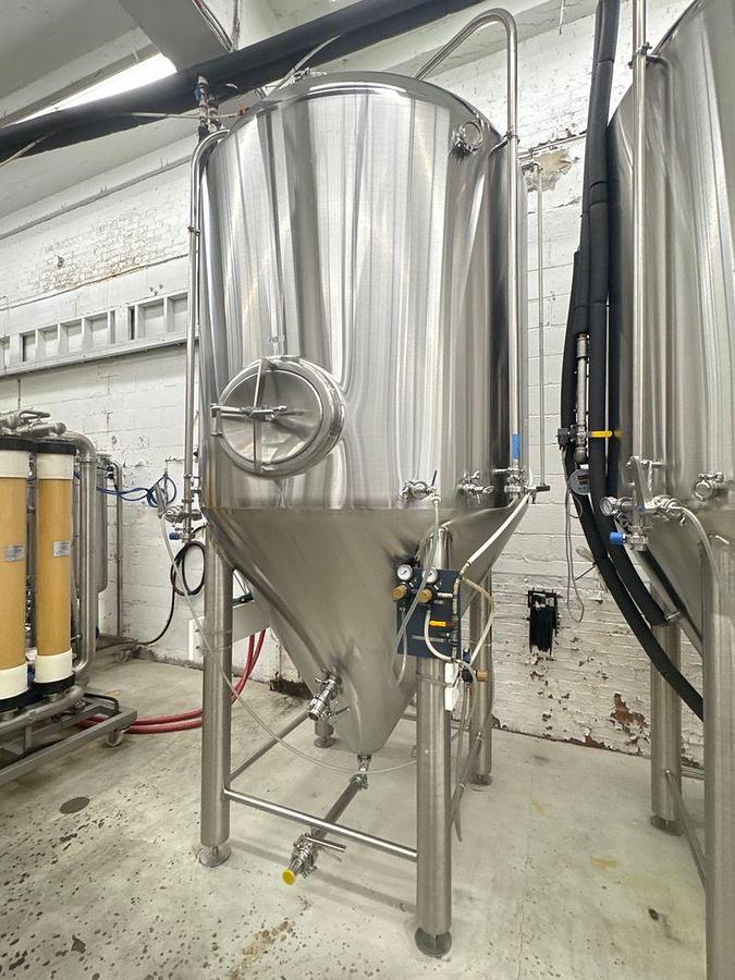 Used Used Glacier 30 bbl / 930Gal Unitank Fermenter