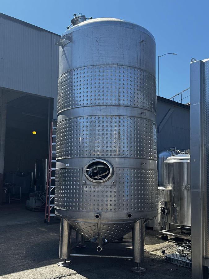 Used (2) available -Glacier 4100 Gallon jacketed brite/storage tanks