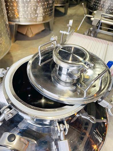 Used Used 1bbl / 40 Gallon closed single wall storage tank