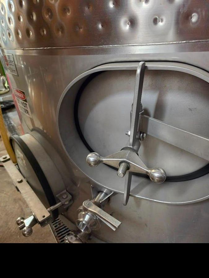 Used Used Westec 3125 Gallon Jacketed Fermenter / Storage Tank