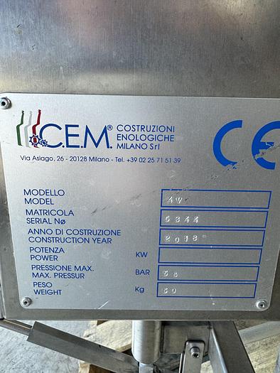 Used Used Criveller manual carbonated bottle filler - 4 head