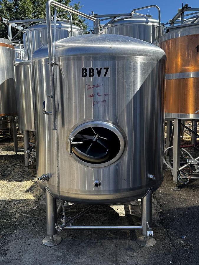 Used Premier Stainless 20 bbl / 620Gal single wall serving vessel