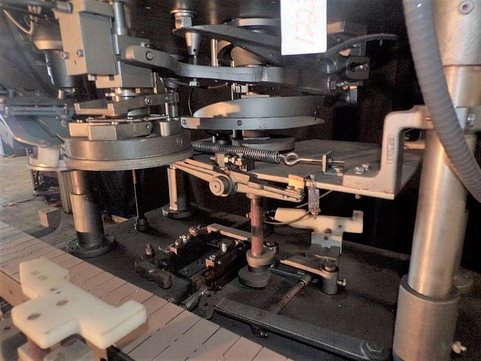 Used Resina Model LC120 Capper