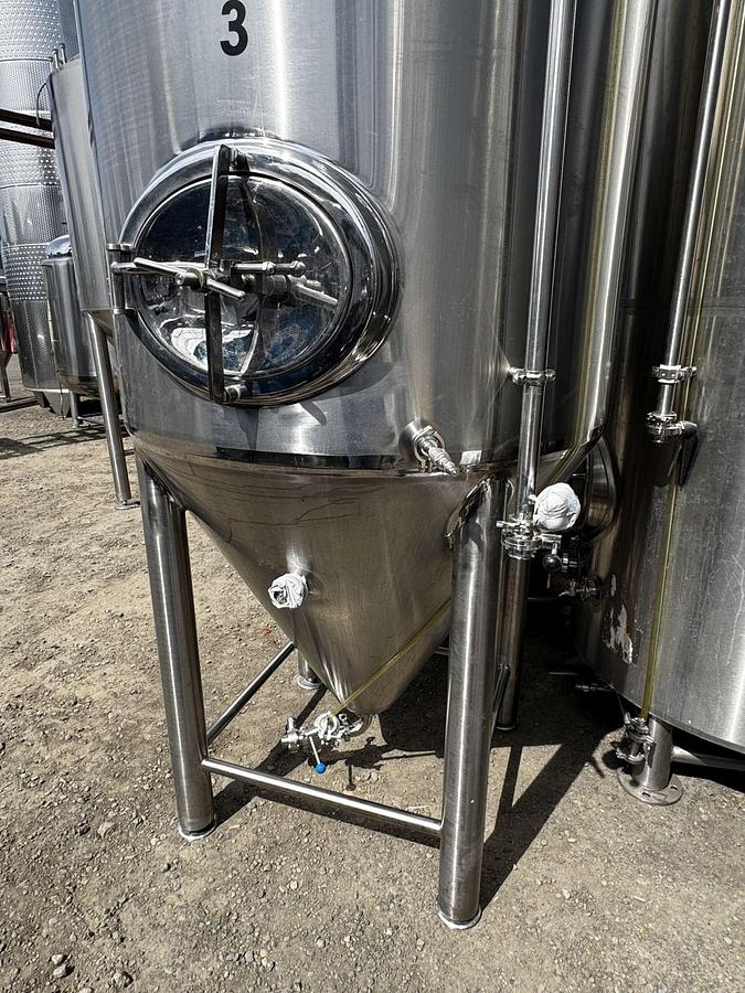 Used (1) Available - Used Glacier Tank 15 bbl Unitank fermenter