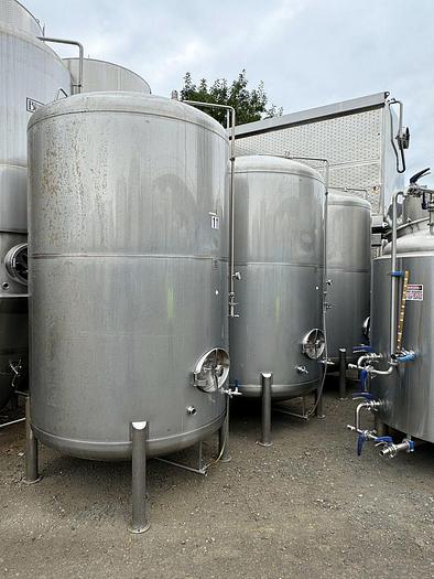 Used Used Interior Stainless Mfg 1250 Gal / 40bbl single wall storage tanks