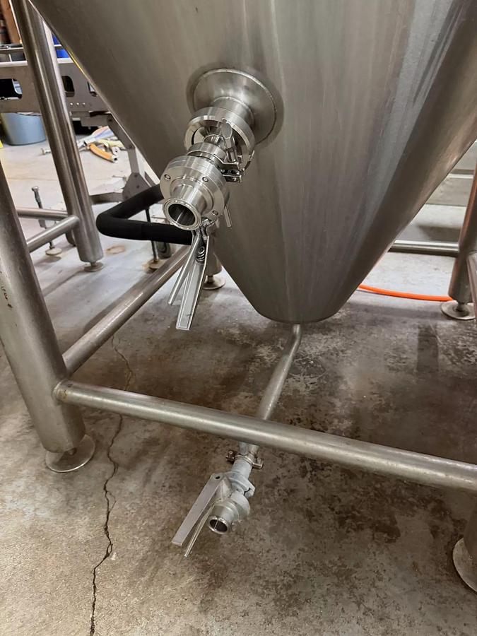 Used (3) Available - Used GW Kent 15bbl / 465Gal jacketed fermenters / storage tanks