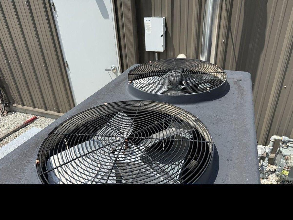 Used Used Advantage 10 HP packaged outdoor glycol chiller - 2019
