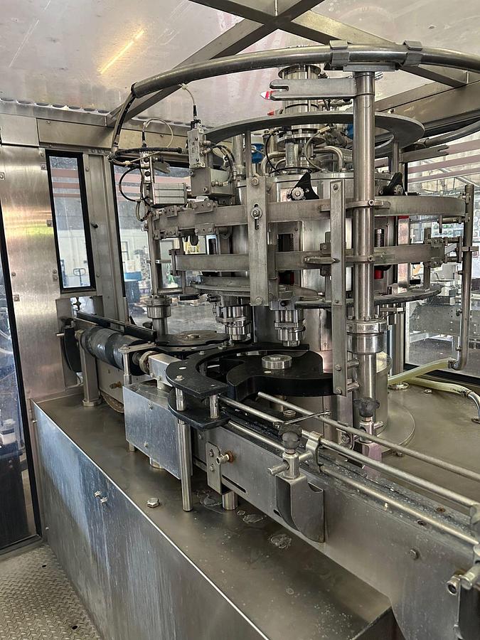 Used Used 2015 Comac 8/1 Can filler seamer - Monoblock