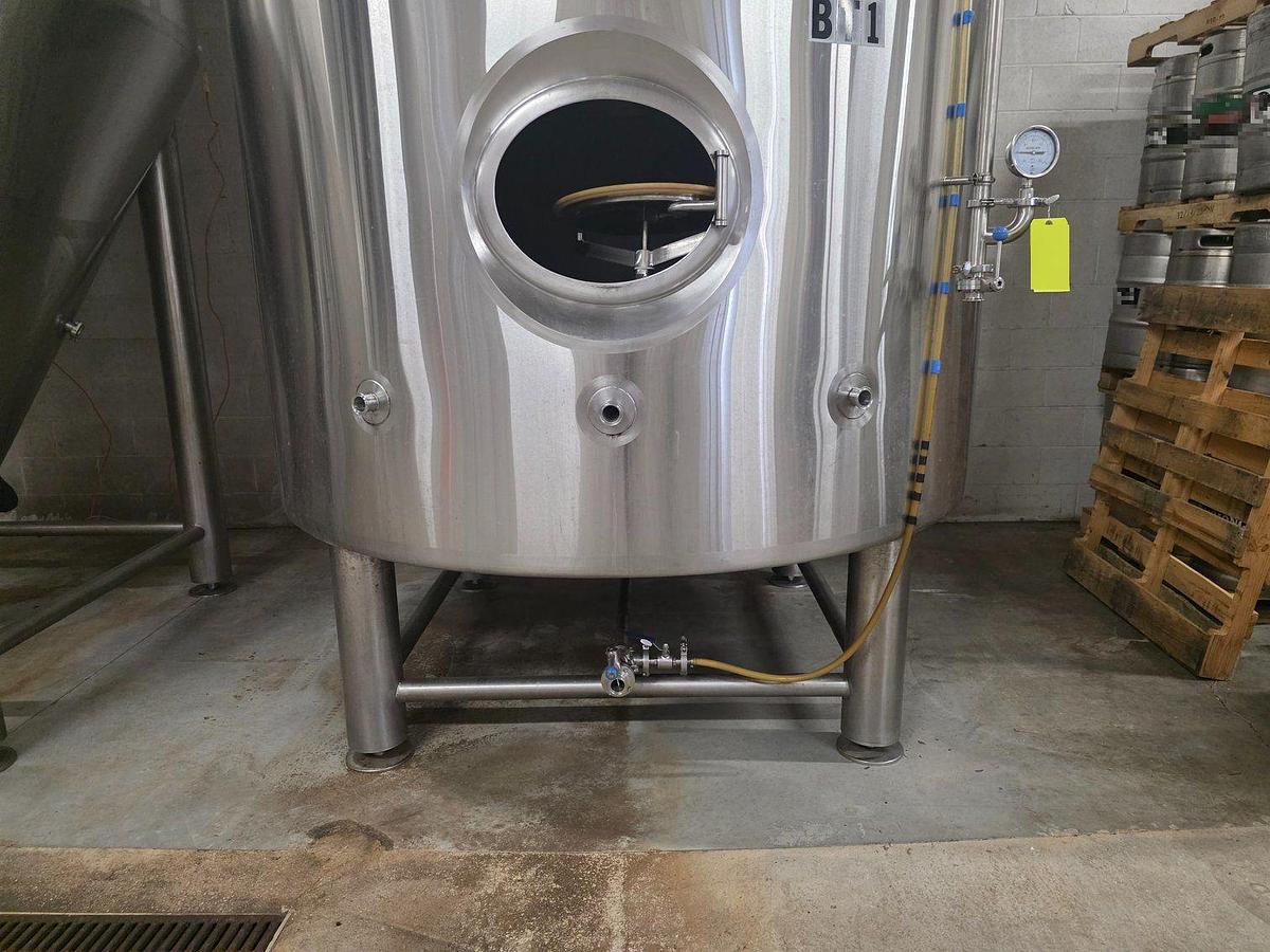 Used (1) Available - Used Deutsche Beverage 60 bbl / 1860 gallon jacketed brite tank / storage vessel