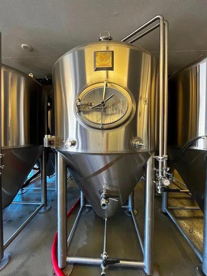 Used (9) Available - Used Marks Fabrication 20 bbl/ 620 Gal unitank fermenter