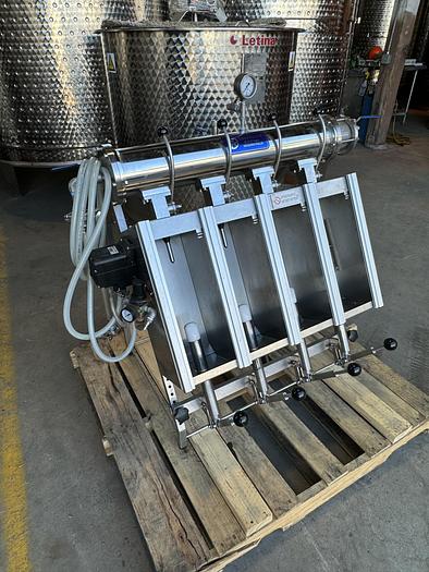 Used Used Criveller manual carbonated bottle filler - 4 head