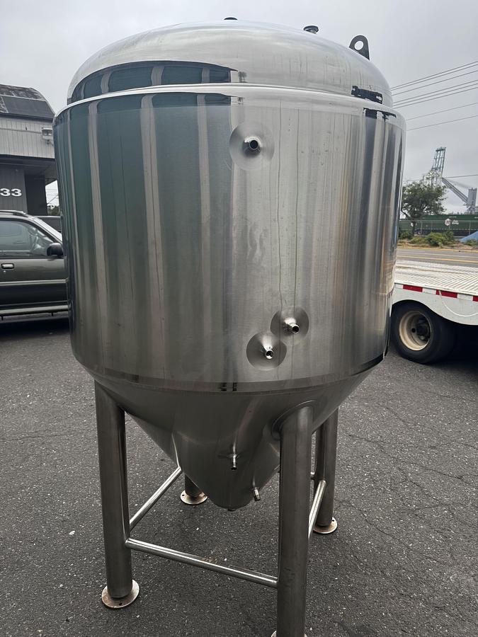Used Used Stout 10 bbl/ 310Gal Fermenter storage tank
