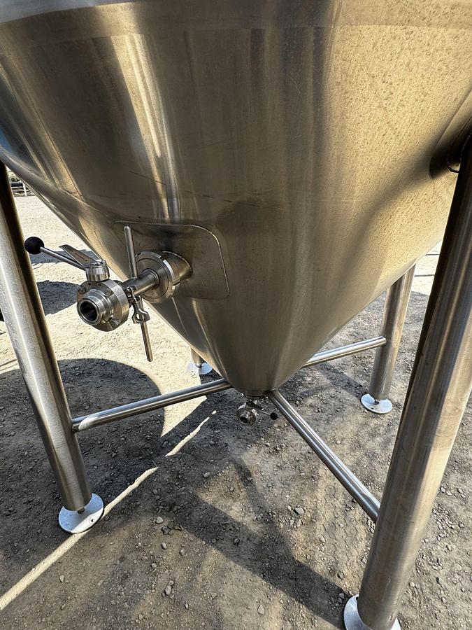 Used (1) Available - Newlands NSI 30 bbl / 930Gal Jacketed Fermenter