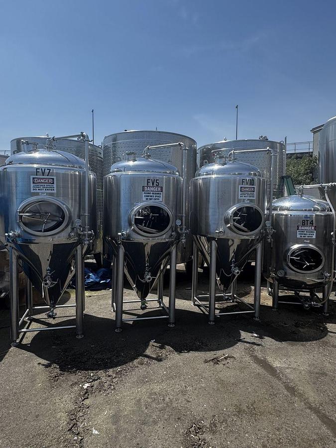 Used (3) Available - Used 7bbl / 217 Gal conical jacketed Glacier Tank fermenters