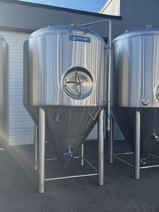 Used (1) Available - NEVER USED - Cassman 30 bbl/ 930gal unitank fermenter