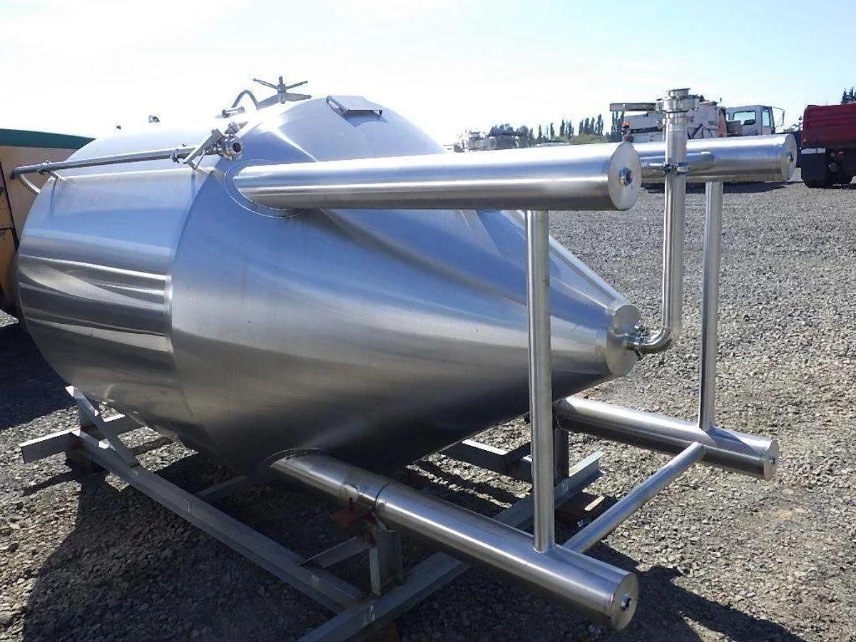 Used (2) Available - Previously Sold 20bbl / 25hl Jacketed Conical Fermenters