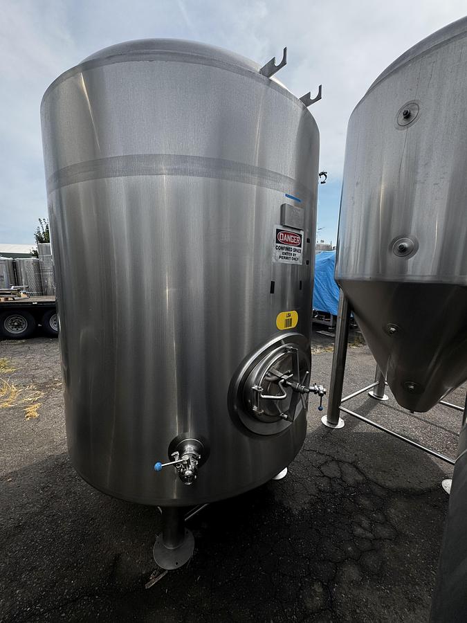 Used (2) Available - Used Blackstone BSV 30 bbl / 930Gal jacketed bbt / storage tank