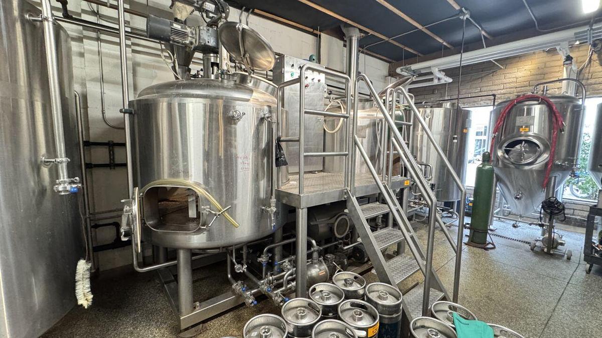 Used PBST Pacific Brewing 2 vessel 10 bbl steam brewhouse