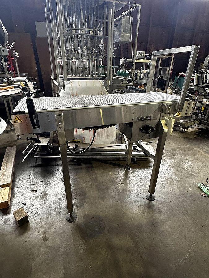 Used Used Bevco Mat top belt conveyor