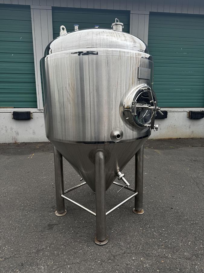 Used Used Stout 10 bbl/ 310Gal Fermenter storage tank